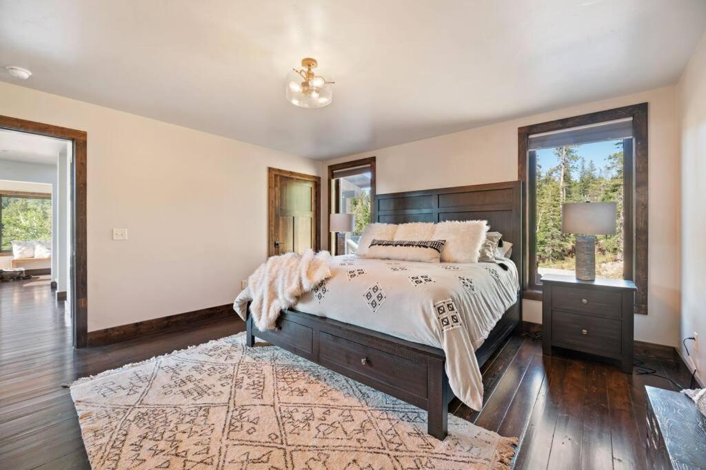 فيلا Altitude Adjustment- Panoramic Views, Sleeps 12 Lead المظهر الخارجي الصورة